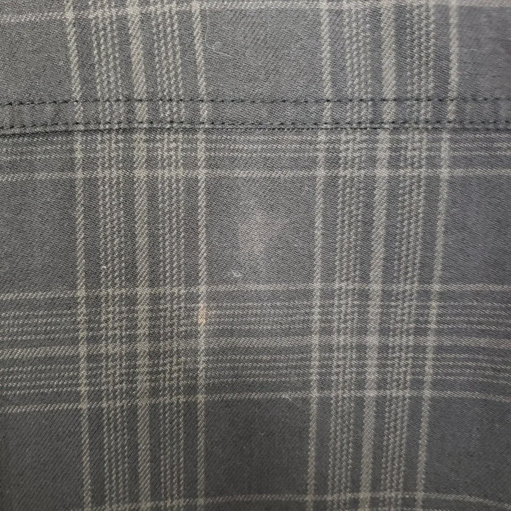 Hurley Mens XL Zip Flannel Jacket Insulated Shacket Black Plaid Grunge Outdoor